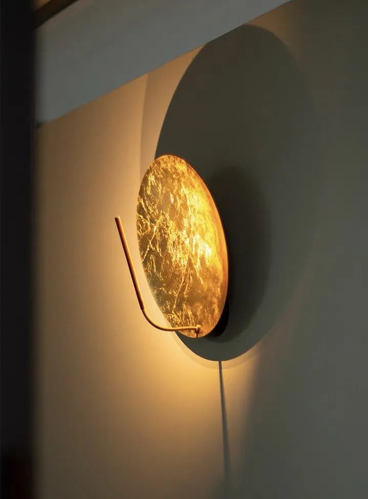 Luna W